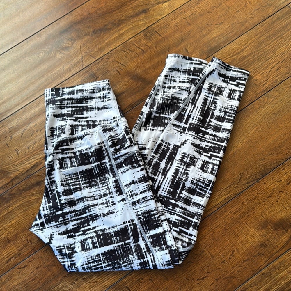 BuffBunny Black and White Patterned Leggings